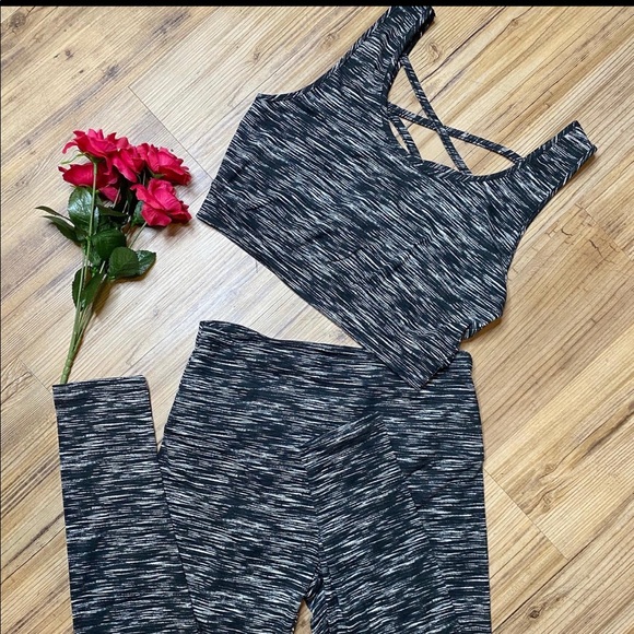 A grey 2 piece set - Picture 1 of 1